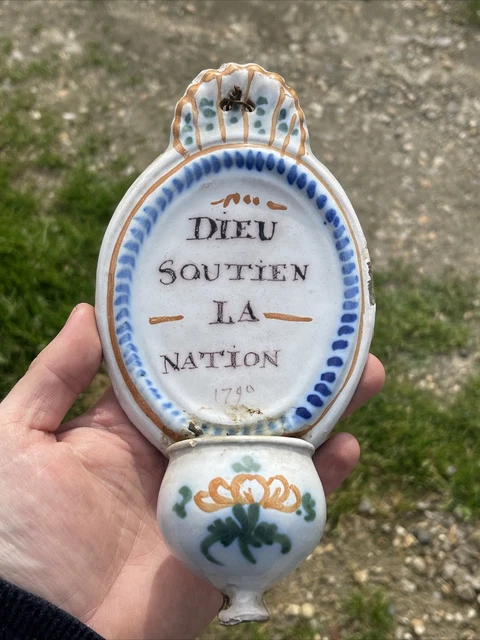BENITIER FAIENCE XVIII EME 1790 Dieu soutien la nation Roanne Nevers Marseille