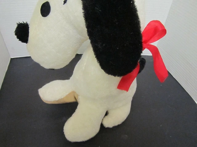 VINTAGE SNOOPY STUFFED Animal Peanuts Charlie Brown dog plush 12" * £10