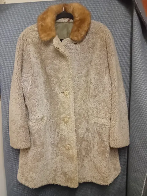 Vintage Ladies Coat Cream With Real Fur Collar  Real Wool Size Large...so Warm
