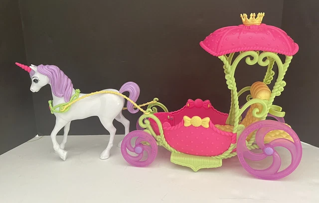Barbie dreamtopia sweetville shop carriage and princesses