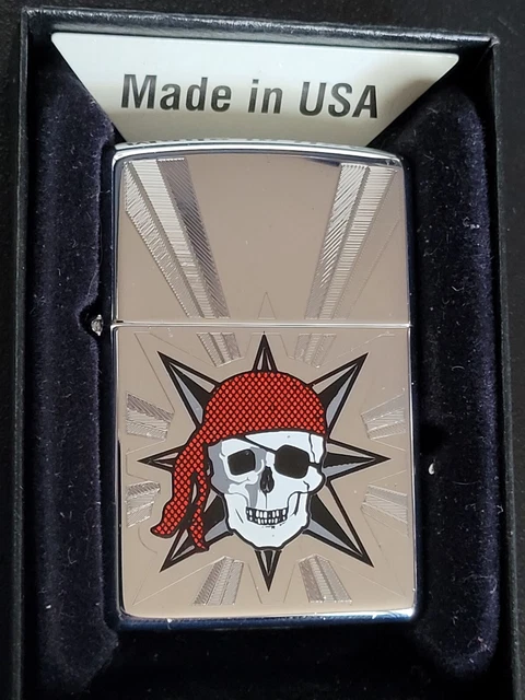 Introuvable Zippo Pirate 3D Tete De Mort L Decembre 2007 Bandana Rouge Neuf