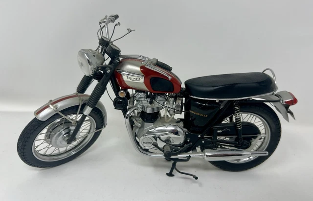 FRANKLIN MINT-TRIUMPH BONNEVILLE, 1969, T120, 1:10 scale