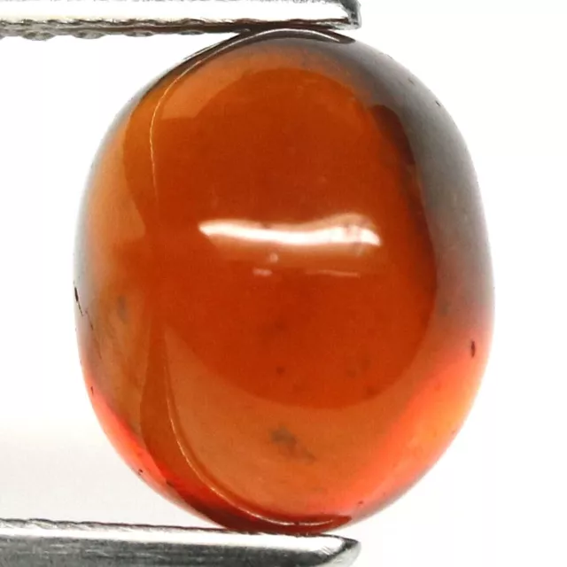 Grenat hessonite orange en cabocon ovale de 3,67Cts