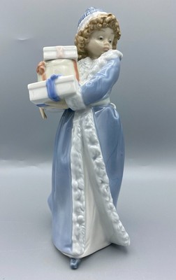 Lladro Nao Christmas Time Figurine Daisa 1985 Girl With Packages Spain EUC
