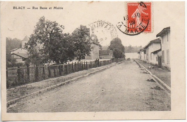 BLACY Environs de Vitry Le François - Marne - CPA 51 - rue basse et la Mairie