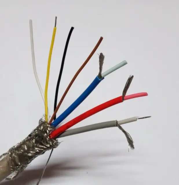 1.5 m Câble multiconducteur  4 fils Ø 0.55 mm + 3 fils blindés  le tout blindé