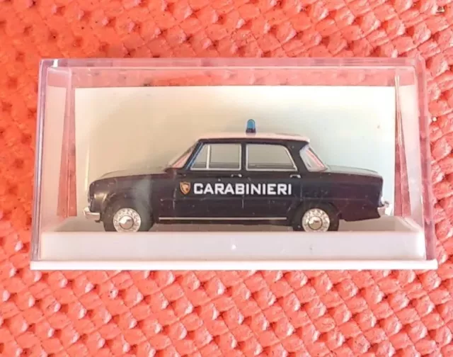 Alfa Romeo Giulia  Carabinieri H0 Modello 29501 Brekina 1:87 NEU