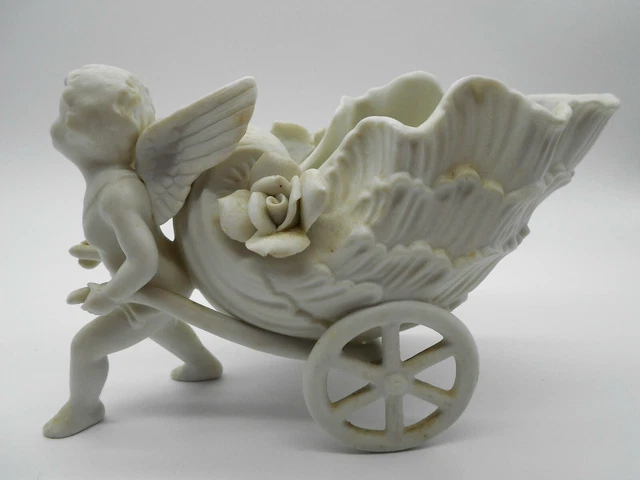 Ravissante Figurine / Jardinière Biscuit Ange / Chérubin Au Chariot Nautile