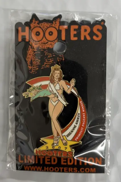 Hooters Restaurant 2007 Swimsuit Beauty Pageant Winner Breanne Ashley Lapel Pin