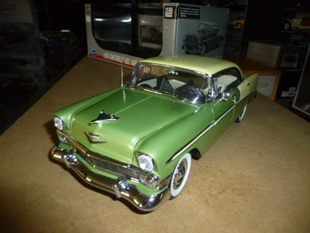 Road Legends Chevrolet Bel Air 1957 En Boite 1/18 E3