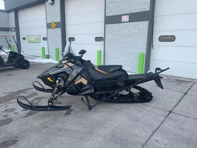 2019 Polaris® 800 Switchback® Assault® 144 1.6 Cobra    black