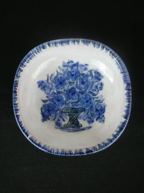 Coupelle en ceramique emaillee signée Edouard Cazaux / décor au panier fleurie