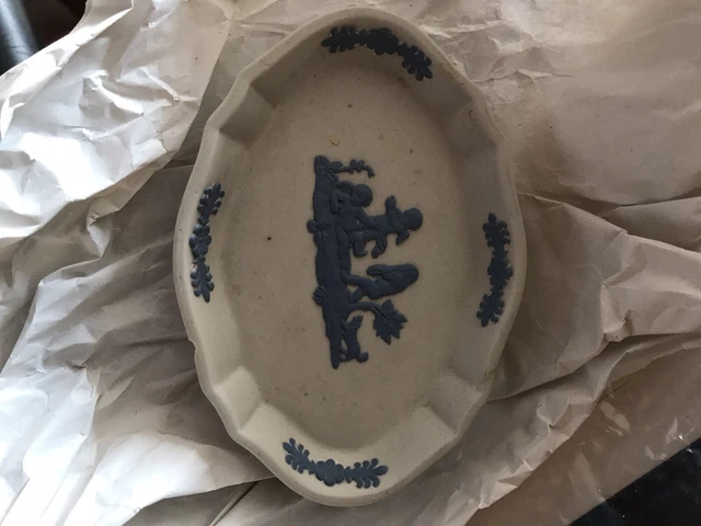 Rare Wedgwood Reverse Jasper Ware Blue On White - Cherubs