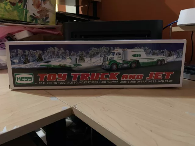 New 2010 Hess Oil Company Toy Truck And Jet - Mint (In Box)