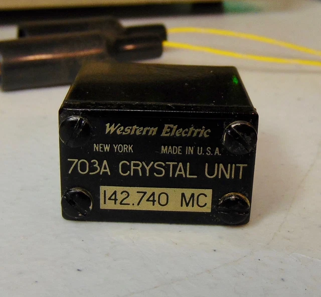 142.740 MC WW2 Vintage Radio Quartz Crystal Western Electric 703A RT19