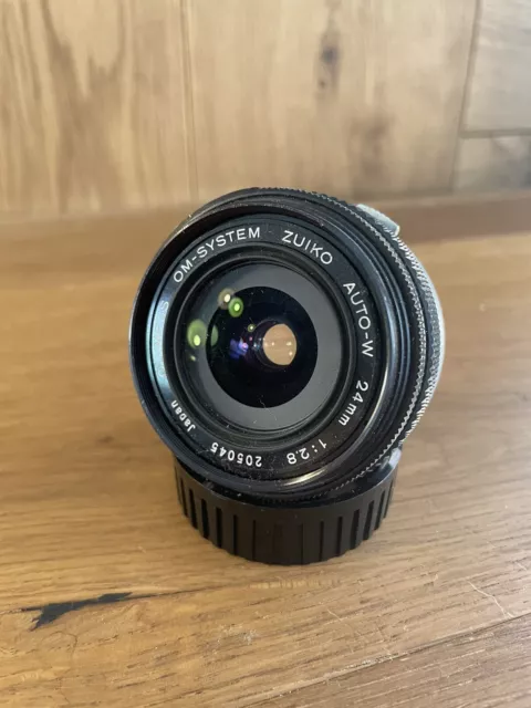 EXC+ 4: Dernier Modèle Olympus Om Zuiko Auto Avec 24mm F/2.8 Angle Large Mf