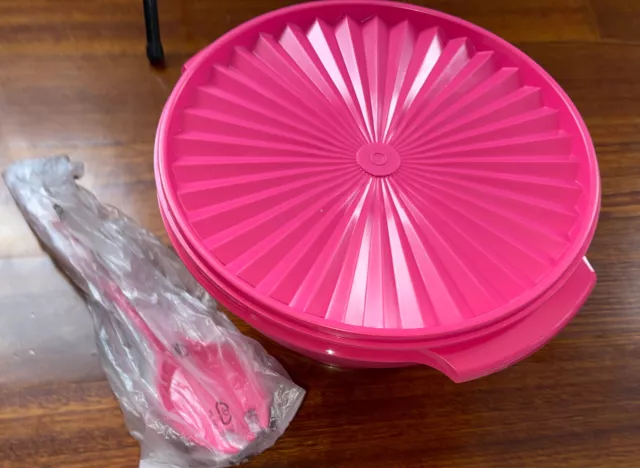 NEW Tupperware Large Servalier Bowl with matching Servers Pink