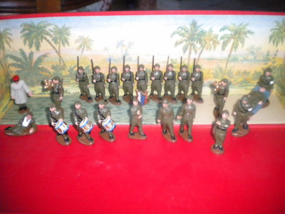 SUPERBE ENSEMBLE EN COMPO ACEDO 23 SOLDATS EN KAKI 
