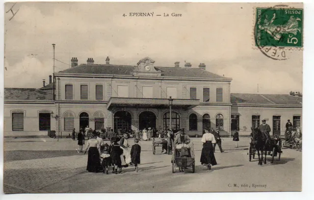 EPERNAY - Marne - CPA 51 - Train Station - in front of station 7 - beautiful animation