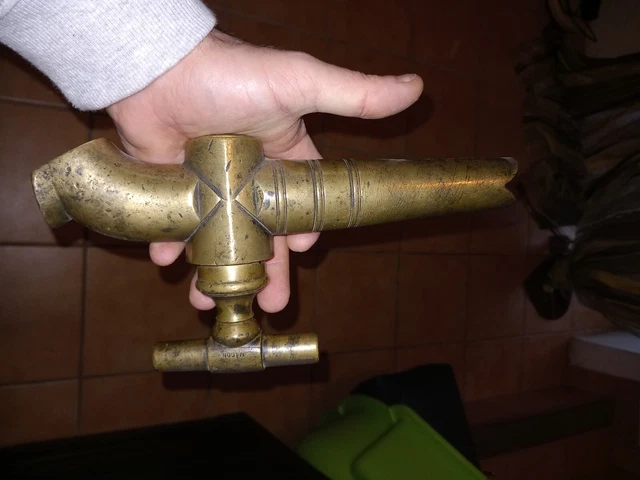 2 robinet ancien en laiton