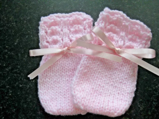 Lovely Hand Knitted Baby Mittens In Pink Size 0-3 Months (6)