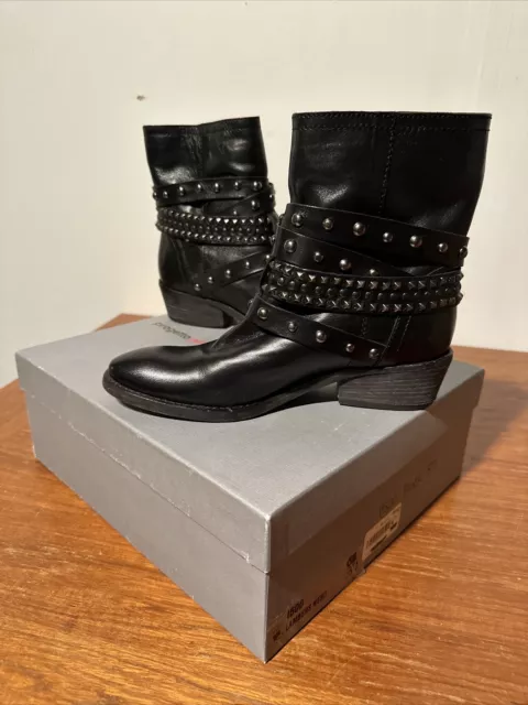 Women’s Progetto Boots Black Leather Studded Straps Above Ankle Pull-on Size 7