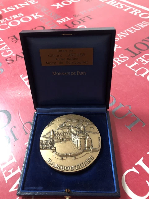 1 médaille en bronze Gérard Philippe cinéma théâtre. Superbe - auctions