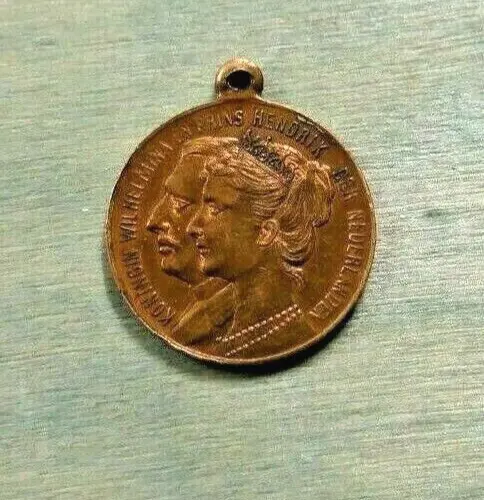 Memorial Medal Of The Birth of Queen Wilhelmina Netherlands 1909 Collectable