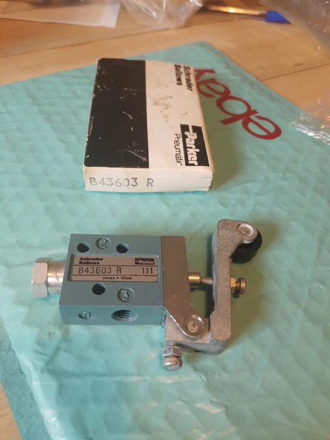 thumbnail image 2 of Camozzi 338-035 3/2 Way 1/8 BSP Pilot Operated Spring Return Valve – 2 Position New Italy 2 of 3