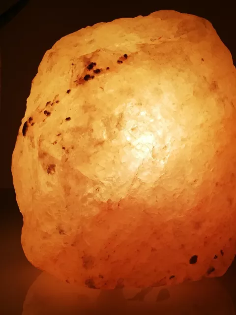 Lampe en véritable sel d'Himalaya environ 2 kgs avec système éclairage + ampoule
