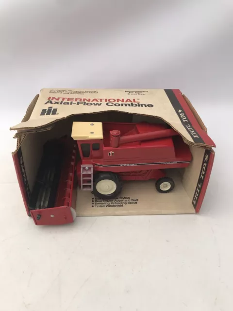 Ertl Toys International Harvester IH Axial Flow Combine #413 1/32 Diecast w/Box