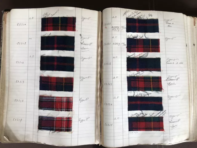 Livre d'échantillons textiles de lainage de 1952