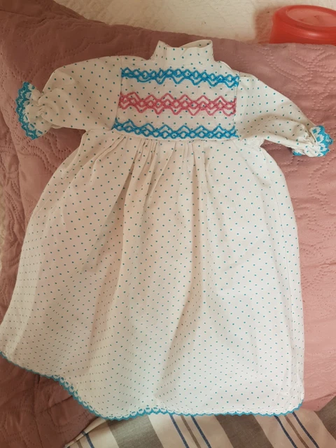 Robe de Poupée ancienne TOYSE  Made in Spain n 8 .  Taille de la robe 35 cm