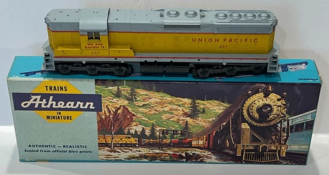 (A109) NIB Athearn Train Locomotive HO Scale 457 Union Pacific 3826 SD9 Dummy