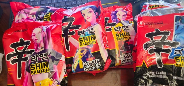 KPOP DEMON HUNTERS Korean Shin Ramyun Ramen 4 Pack Huntrix Rumi Zoey ...