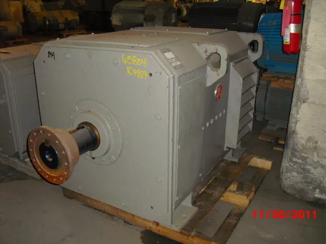 200 HP DC General Electric Motor, 300 RPM, 4559 Frame, DPFVBB, 500 V Arm.