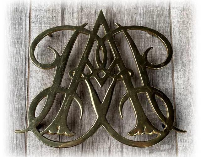 1950 Virginia Metalcrafters Queen Anne Cipher of Williamsburg Large Brass TRIVET