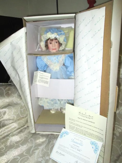 Danbury Mint "Danielle" porcelain Doll *NRFB *COA by artist Jan Garnett