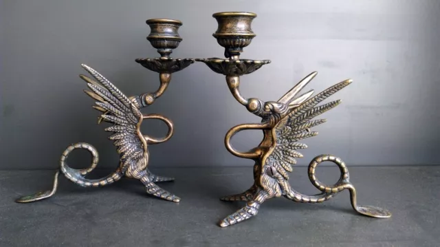 Chic Paire De Bougeoirs " Chimères " En Laiton Doré