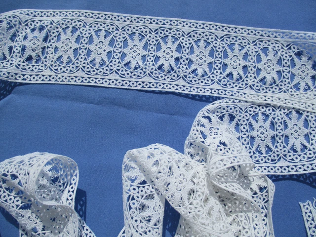 Large entre-deux dentelle Schiffli ancienne (1900) coton blanc 3,5 m x 6 cm
