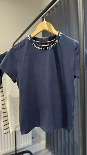 TOMMY JEANS Women’s Navy Iris Branded Neck Size Small T Shirt