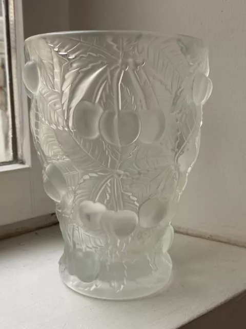 Vase Art Deco - Verre Moulé Pressé Cerises - 1935 - Josef Inwald Barolac