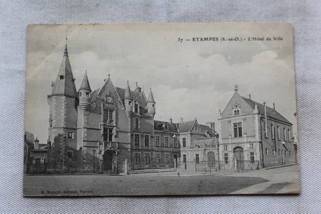 Carte Postale Ancienne Orsay (91) - L'église Et L'épicerie Centrale