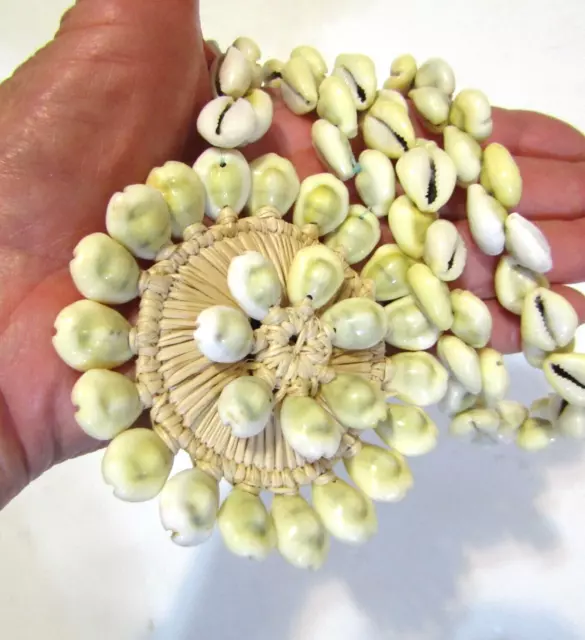 Cowrie Shell Pendant Lei Necklace 3*33 in