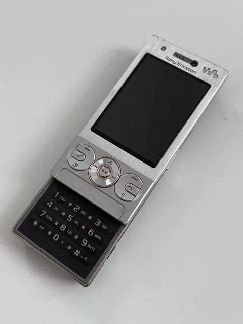 Sony Ericsson Walkman W715 - Luxury silver (Unlocked) Phone Original