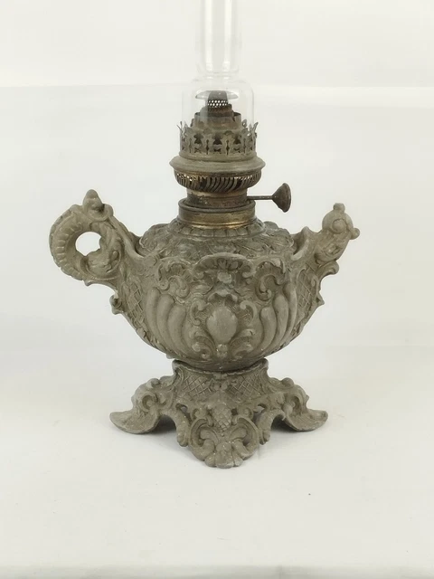 ANCIENNE GRANDE LAMPE A Pétrole En Étain 50 Cm 1,8kg Non Fonctionnelle