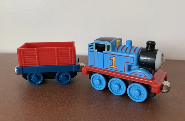 Thomas & Friends Take N Play Along Thomas The Train Engine Diecast & Cargo Car