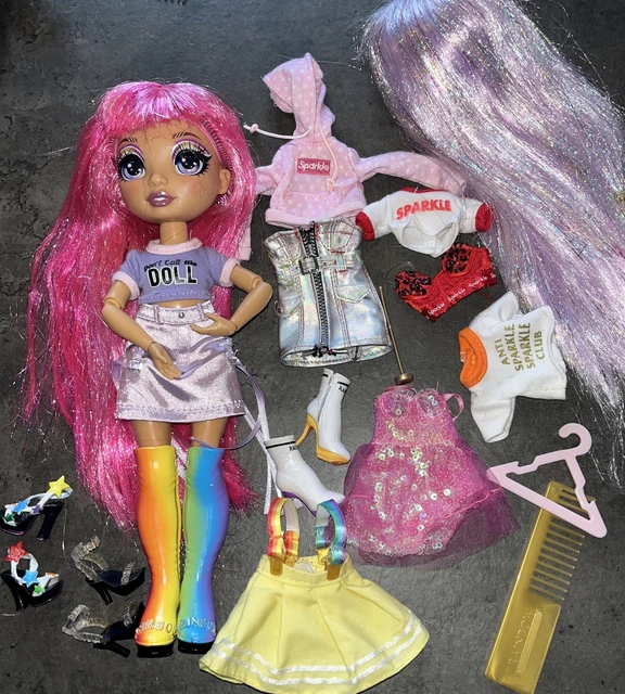 Rainbow High Avery Styles Fashion Doll Set With Clothes, Rail, Accessories