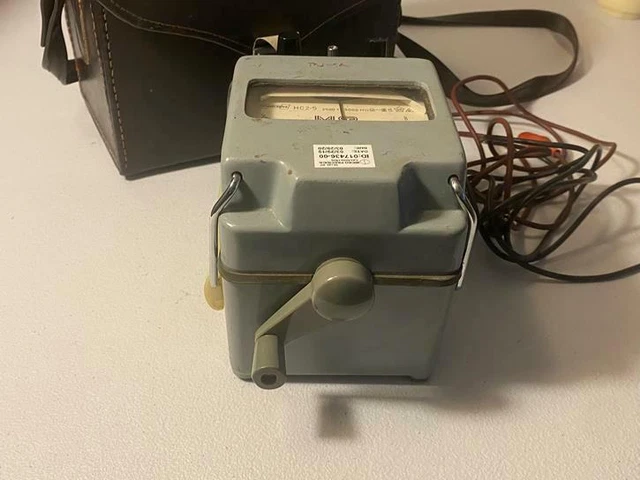 Hubbell Hipotronics Crank HC2.5 5000 m Ohm Portable AC Hipot Test Set w case