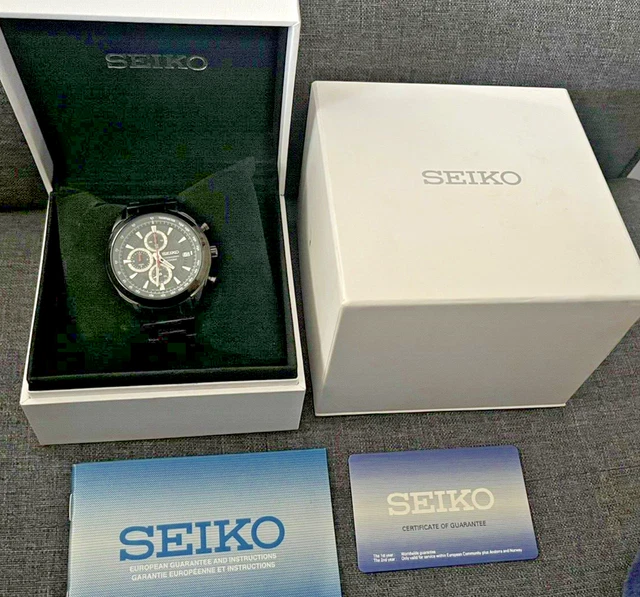 Montre Seiko Chronographe Homme SSB347P1 - NEUVE étiquetée, Boîtier Acier 44mm, Bracelet Cuir, Cadran Noir